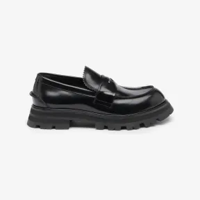 亚历山大麦昆/Alexander McQueen 男士黑色/银色海豹标志乐福鞋 683571WHZ851081 