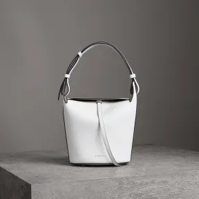 博百利/Burberry 女士 The Bucket - 小号皮革水桶包 (粉笔白) 40732801