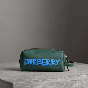 博百利/Burberry  涂鸦印花皮革收纳袋 (深绿色)  40771561