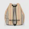 博百利/Burberry 女士 徽标印花标志性条纹尼龙抽绳收纳袋 (典藏米色) 80150511