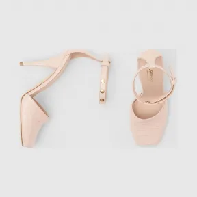 博百利/Burberry 女士 三粒铆钉装饰压花皮革露趾凉鞋 (玫瑰米色) 80155361