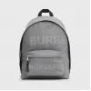 博百利/Burberry Horseferry 印花 ECONYL® 双肩包 (云灰色)  80286291