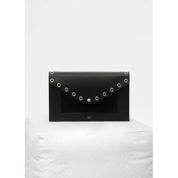 思琳/Celine  Pocket亮泽光滑小牛皮饰孔眼链条晚装手包 109433BB3.38NO