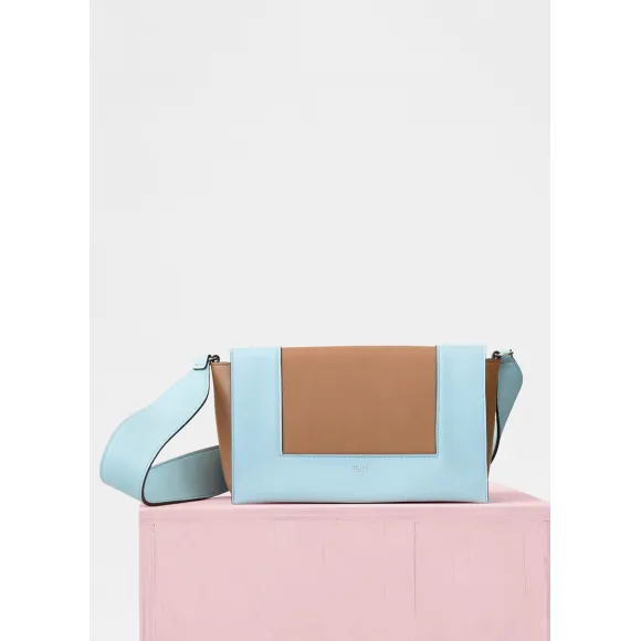 思琳/Celine  Frame中号泳池蓝和褐色双色亮泽光滑小牛皮手袋 180263AQO.06PT