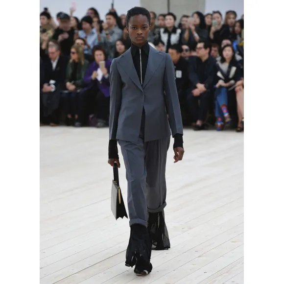 思琳/Celine  黑色软棉布无袖拉链上衣 20CD42737.38NO