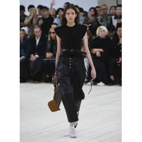 思琳/Celine  黑色织纹人造丝无袖上衣 20CO6253A.38NO