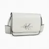 卡尔文·克莱恩/Calvin Klein CALVIN KLEIN 女士车缝线饰翻盖单肩斜挎包 DH2394Q4100-配件系列