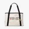 迈克高仕/Michael Kors 女士 自然色 The Michael Bag 大号帆布包