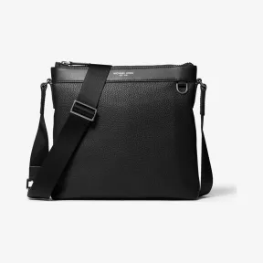 迈克高仕/Michael Kors Greyson 鹅卵石皮革邮差包 33S9MGYC1L-0001