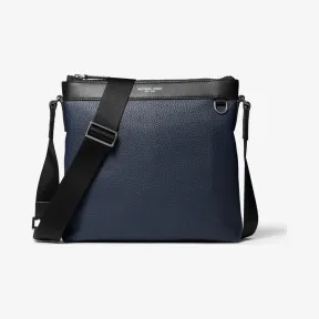 迈克高仕/Michael Kors Greyson 鹅卵石皮革邮差包 33S9MGYC1L-0410