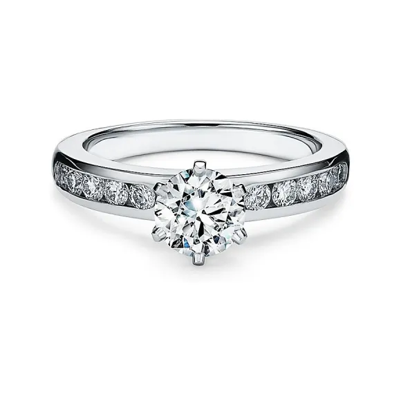 蒂芙尼/Tiffany Tiffany® Setting 镶钻戒圈六爪镶嵌钻戒:经典订婚钻戒 61126546 