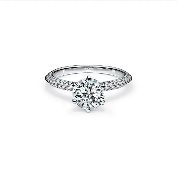 蒂芙尼/Tiffany Tiffany® Setting 铺镶钻石戒圈六爪镶嵌钻戒:经典订婚钻戒 63082678 