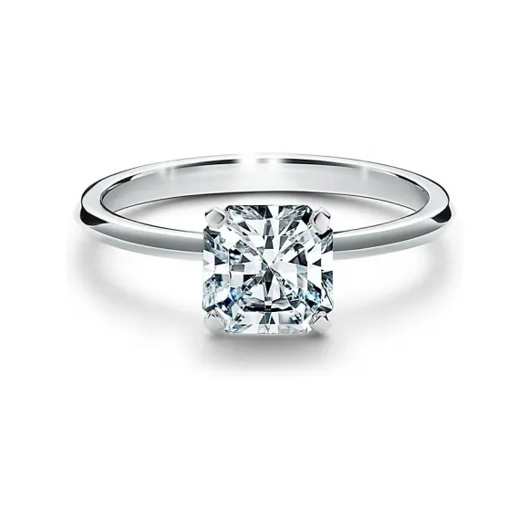 蒂芙尼/Tiffany True™ 铂金订婚戒指：现代爱情的象征 63596221 