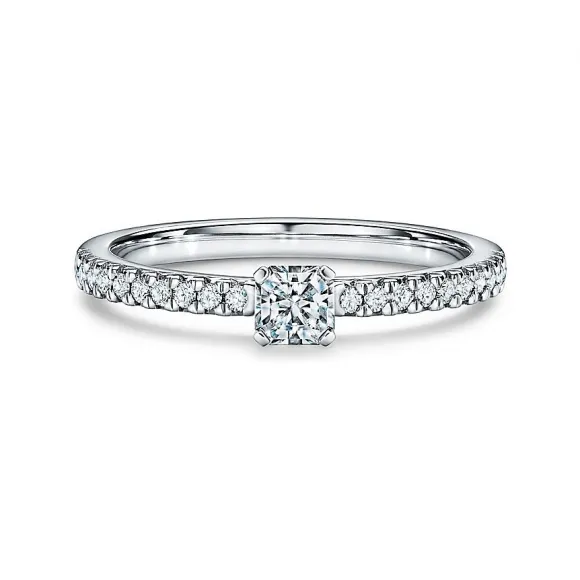 蒂芙尼/Tiffany True 铂金订情戒指：现代爱情的标志 69489532 