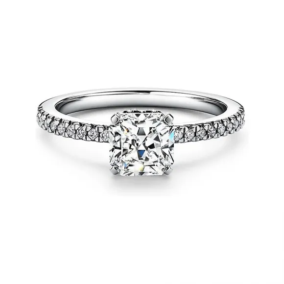蒂芙尼/Tiffany True 铂金订情戒指：现代爱情的标志 69547168 