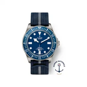 帝舵/Tudor 领潜型FXD 42MM 钛金属表壳 直径42 MM 厚12.75 MM 两端表耳距离为52 MM 磨砂处理固定式表带杆钢表壳底盖 自动机械机芯 男表 M25707B-26-0001