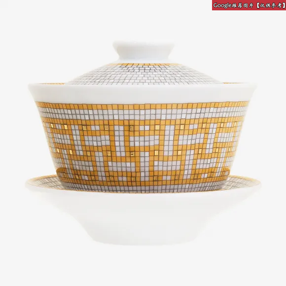 爱马仕/Hermes 灰色 “24金色马赛克”茶杯，配有杯盖和杯碟 P026082P