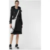 博百利/Burberry 女士 可拆式连帽塔夫绸 Trench 风衣 (黑色) 40624611