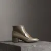 博百利/Burberry 女士 链环装饰漆皮及踝靴 (灰褐色) 40756331