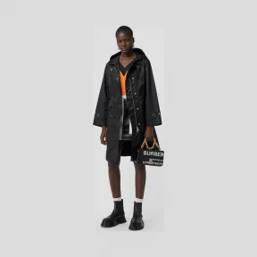 博百利/Burberry 女士 专属标识 ECONYL® 提花连帽风雪大衣 (黑色) 80175421