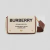 博百利/Burberry 小号 Horseferry 印花棉质帆布斜背包 (白色 / 棕褐色) - 女士  80266081
