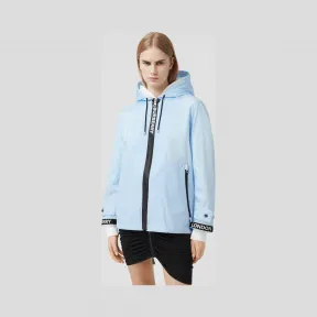 博百利/Burberry 徽标带饰 ECONYL® 连帽外套 (浅蓝色) - 女士  80275331