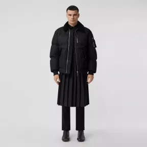 博百利/Burberry 毛羊皮衣领棉质嘎巴甸羽绒外套 (黑色) - 男士 80457371