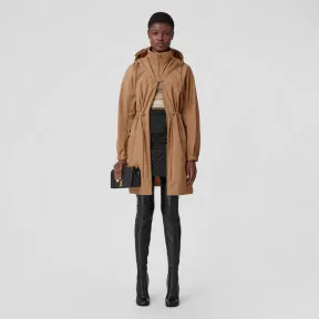 博百利/Burberry 徽标装饰连帽风雪大衣 (驼色) 80582011