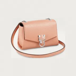 卡地亚/Cartier L3002067 Panthère de Cartier猎豹系列小皮具 链条手袋 Pale Blush 粉色小牛皮 镀钯饰面 