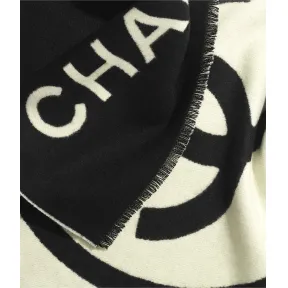 香奈儿/Chanel 黑与象牙白. 披肩 AA0176_X12961_C2677