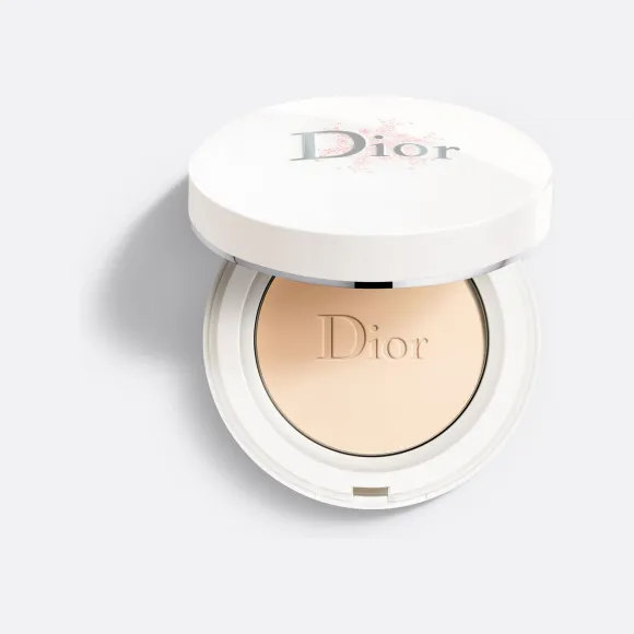 迪奥/Dior 迪奥雪晶灵光蕴焕亮粉饼：白皙晶透 水润焕亮 C013773020