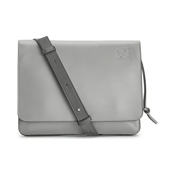 罗意威/Loewe Gusset Flat Messenger Bag青铜色 335.54.Z13