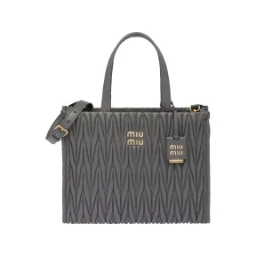 缪缪/Miu Miu 大理石灰色 Matelassé软羊革托特包 5BG258-N88-F0K44