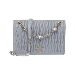 缪缪/Miu Miu 矢车菊蓝 Matelassé 软羊革迷你手袋 5BP065-2CE3-F0591