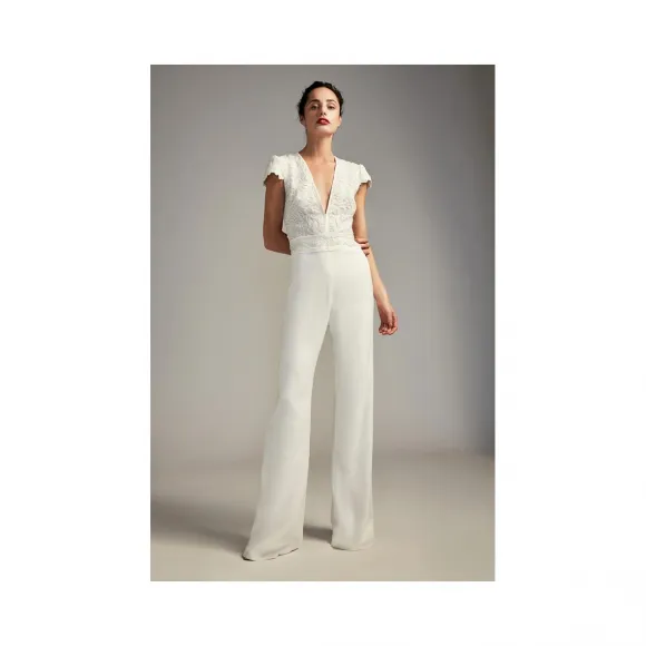  蕾丝拼接V领连体裤 AZZ18003YBRH