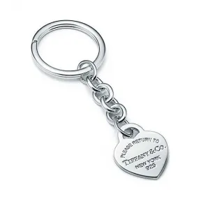 Return to Tiffany™ 系列纯银心形吊饰钥匙扣，中号  35917292