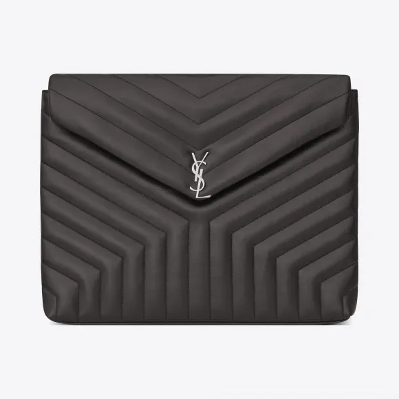 伊夫圣罗兰/Yves Saint laurent LOULOU文件架采用闪亮的灰色沥青皮革制成，带有“Y”绗缝 483236DV